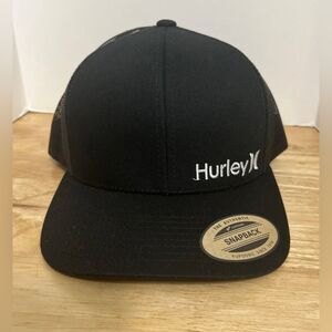 Hurley Corp Staple Trucker Hat - Cap-Black /White   HNHM0006 010